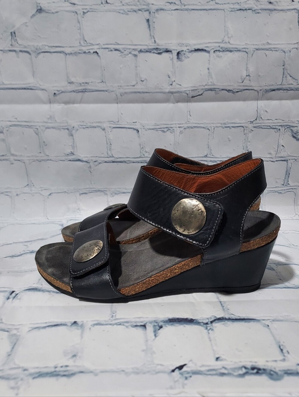 TAOS Carousel Wedge Comfort Sandal Leather Minimal Capsule 9-9.5 EU 40 Black